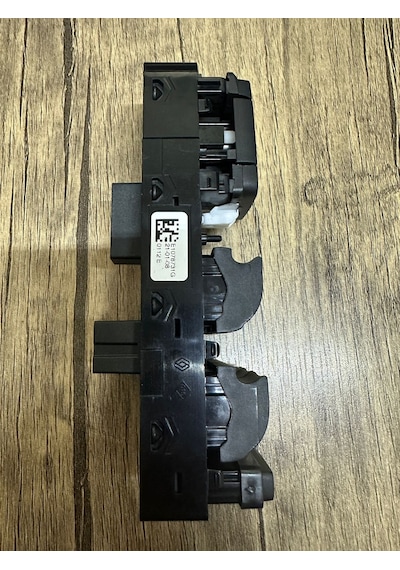 Renault Megane 4 - Talisman Ön Sol Cam Düğmesi 254011714r