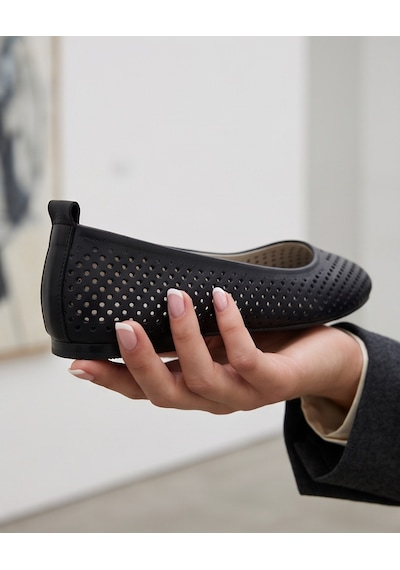 Futsishoes Bella Siyah Hakiki Deri Delikli Günlük Kadın Babet Ayakkabı