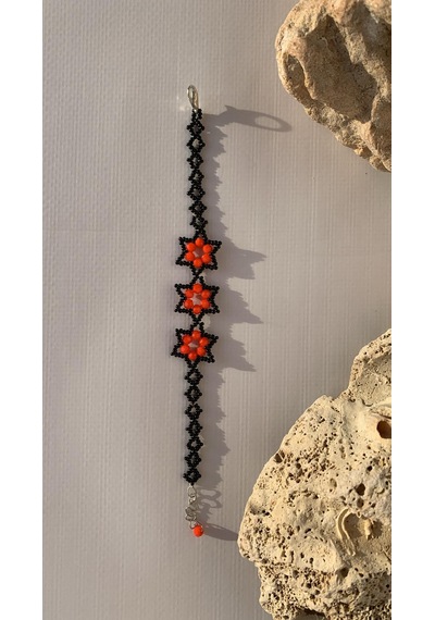 Turuncu Ve Siyah Renkli Yıldız Desenli Miyoki Boncuk Bileklik Beyaz