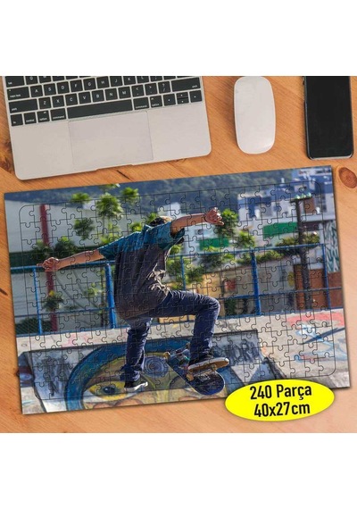 Akrobatik Hareketlerle Kaykay Gösterisi 240 Parça Puzzle Yapboz-
