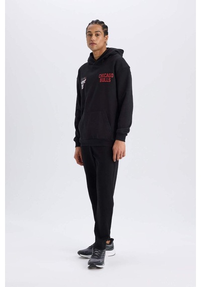DeFactoFit NBA Chicago Bulls Boxy Fit Kapüşonlu Sırt Baskıllı Kalın Sweatshirt D6574AX25SPBK81
