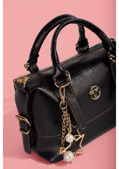 Westbag Kadın Parlak Rugan Deri Star Charm Detaylı El Ve Omuz Askılı Çanta Siyah