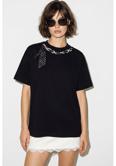 Kadın Fular Ve İnci Detaylı Bisiklet Yaka Oversize Basic T-shirt 360096 60286358 - Siyah