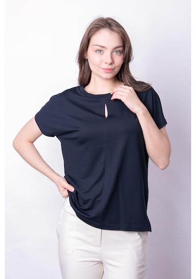 Kadın İpeksi Yumuşak Kumaş Geniş Sıfır Yaka Önü Pencereli Yanları Yırtmaçlı Tshirt Bluz-koyu Lacivert K.lacivert Kadın İpeksi Yumuşak Kumaş Geniş Sıfır Yaka Önü Pencereli Yanları Yırtmaçlı Tshirt Bluz-koyu Lacivert K.lacivert