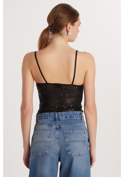 Tudors Kadın Slim Fit Dar Kesim Siyah Sıfır Kol U Yaka Bluz-33337