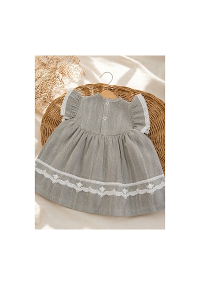 Omeca Concept Kız Bebek Dantel Detaylı 2'li Takım Fırfırlı Bluz Ve Bloomer Şort Haki