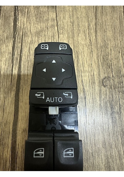 Renault Megane 4 - Talisman Ön Sol Cam Düğmesi 254011714r