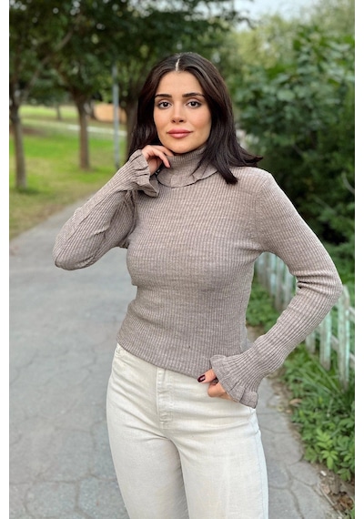 Kadın Bej Fırfırlı Boğazlı Yaka, Uzun Kol, Vucüda Oturan Kalıp, Esnek Kumaş, Düz Desen, Triko Bluz Kadın Bej Fırfırlı Boğazlı Yaka, Uzun Kol, Vucüda Oturan Kalıp, Esnek Kumaş, Düz Desen, Triko Bluz