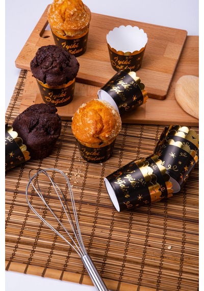 Gold Yaldızlı Siyah 12'li Kek Kalıbı Iyiki Doğdun Yazılı Fırında Dağılmayan 6.5x5 Cm Muffin Cupcake Diğer