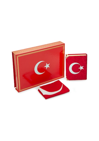 Türk Bayraklı Kutulu Ay Yıldızlı Kadife Kaplı Kuranı Kerim Türk Bayrağı Hediye Seti