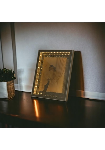 T.concept Ayna Yansımalı Led Işıklı Fotoğraf Çerçevesi Beyaz 20 25 Cm