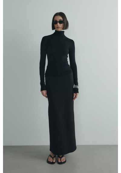 Suud Collection Siyah Boğazlı Body