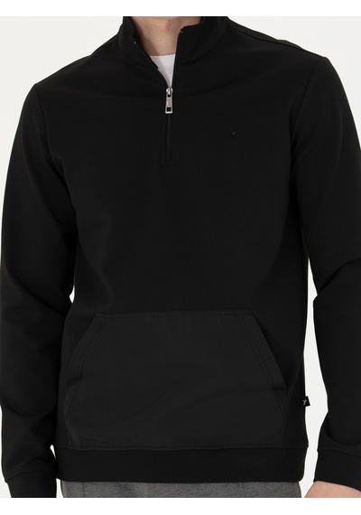 Siyah Regular Fit Yarım Fermuarlı Cepli Sweatshirt