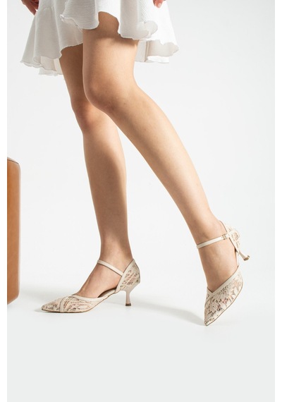 Dabab Shoes Amour Kadın Bej Sivri Burun 6 Cm Topuklu Dantel Dokulu Bilekten Bantlı Klasik Topuklu Ayakkabı