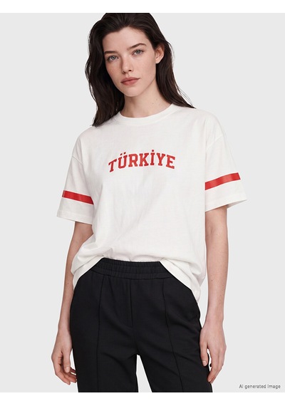 Lcw Comfort Beyaz Türkiye Baskılı %100 Pamuklu Kadın Tişört