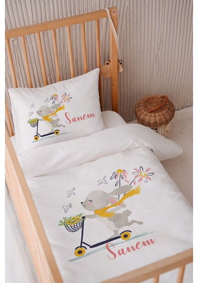 %100 Pamuk Saten Isme Özel Isimli 100x150 Bebek Yatak Nevresim Seti Sarı Atkılı Sevimli Tavşan