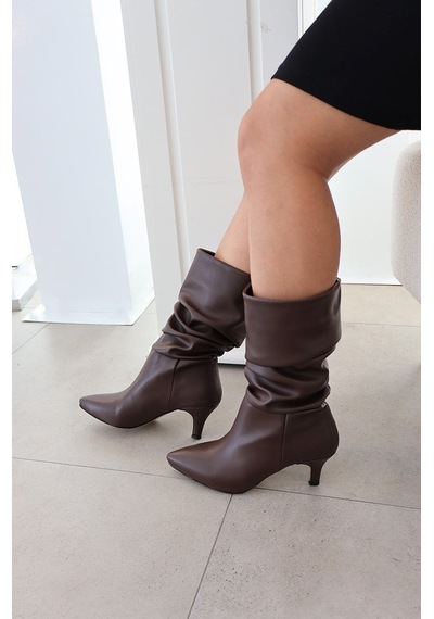 Asmi Shoes Kadın Gina Kahverengi Körüklü 6 Cm Topuklu Sivri Burun İnce Topuk Yarım Boy Çizme Asmi Shoes Kadın Gina Kahverengi Körüklü 6 Cm Topuklu Sivri Burun İnce Topuk Yarım Boy Çizme