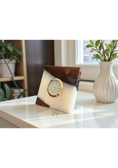 Classic Ceviz & Epoksi Masa Saati Altın Kaplama Quartz Mekanizma El Yapımı Tasarım 15x15 Cm / 20x20 Cm Beyaz