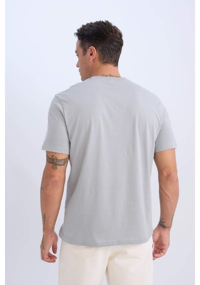 DeFacto %100 Pamuk New Regular Fit Bisiklet Yaka Basic Düz Kısa Kollu Tişört V7699AZ25SPGR88 DeFacto %100 Pamuk New Regular Fit Bisiklet Yaka Basic Düz Kısa Kollu Tişört V7699AZ25SPGR88