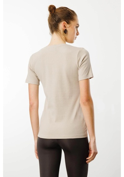 Desen Triko Kadın Açma Yaka Boncuk İşlemeli T-shirt 24754 Bej Bej