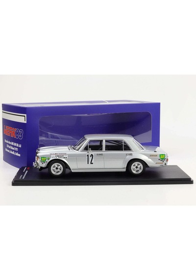 1:18 Werk83 1971 Mercedes Benz Amg 300 Sel 6.8 12