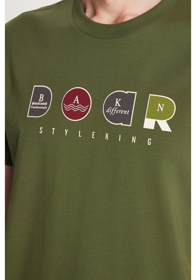 Tudors Relax Fit Rahat Kesim Pamuklu Ön Baskı Detaylı Bisiklet Yaka Haki Erkek Tişört-34909 Haki