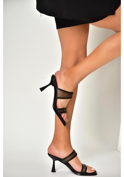 Fox Shoes U518280309 Siyah İnce Topuklu Kadın Terlik Ayakkabı Siyah