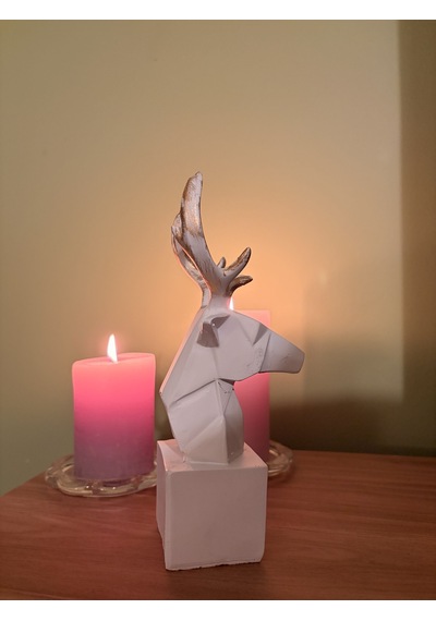 Geometrik Geyik Başı Biblo Mat Beyaz & Altın Eskitme Boynuzlu Origami Tasarım Masaüstü Dekoratif Heykel