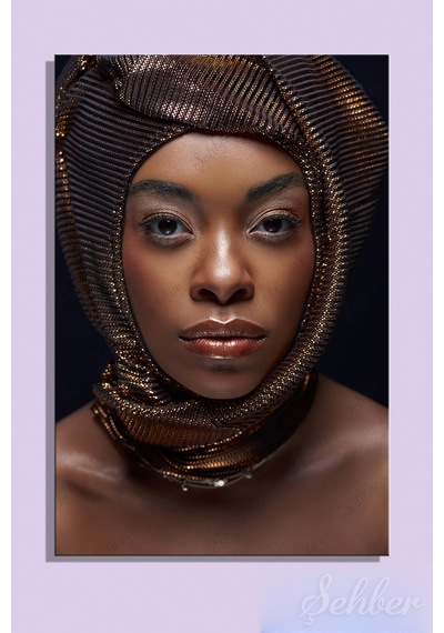 Dikey Kanvas Tablo Tekli Kuaför Güzellik Salonu Makyaj Başı Sarılı Şık Afro-amerikalı Model 2839