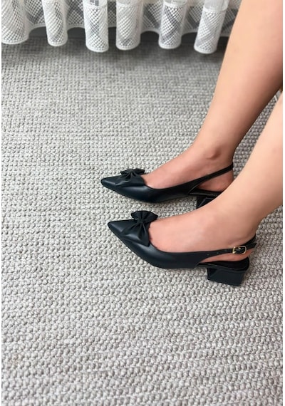 Asmi Shoes Kadın Mina Siyah Cilt Arkası Açık Sivri Burun Fiyonk Detaylı 4 Cm Topuklu Ayakkabı Asmi Shoes Kadın Mina Siyah Cilt Arkası Açık Sivri Burun Fiyonk Detaylı 4 Cm Topuklu Ayakkabı