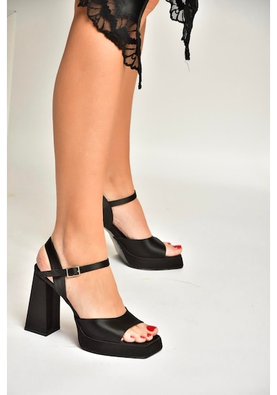 Fox Shoes Y246055004 Siyah Kumaş Kalın Platform Topuklu Abiye Ayakkabı Siyah