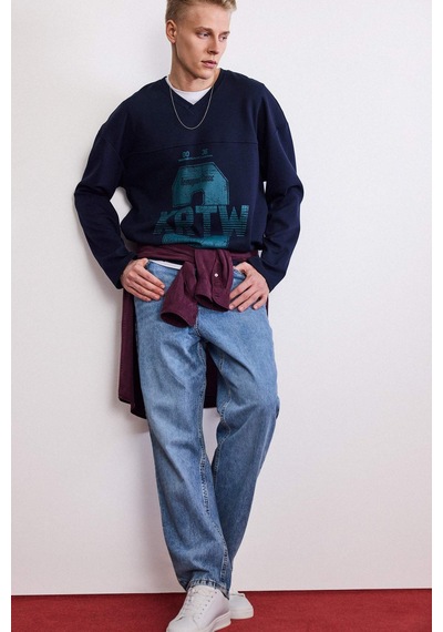 Defacto Boxy Fit V Yaka Baskılı Sweatshirt G6473ax25wnnv253 Lacivert-nv253