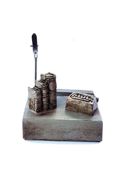 El Yapımı Dekoratif Kitap Ve Daktilo Objeli Kağıt Tutacağı.