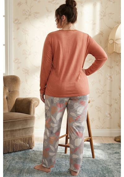 Siyah İnci Desenli Büyük Beden Battal Boy Viskon Örme Pijama Takım 26224801 Somon Siyah İnci Desenli Büyük Beden Battal Boy Viskon Örme Pijama Takım 26224801 Somon