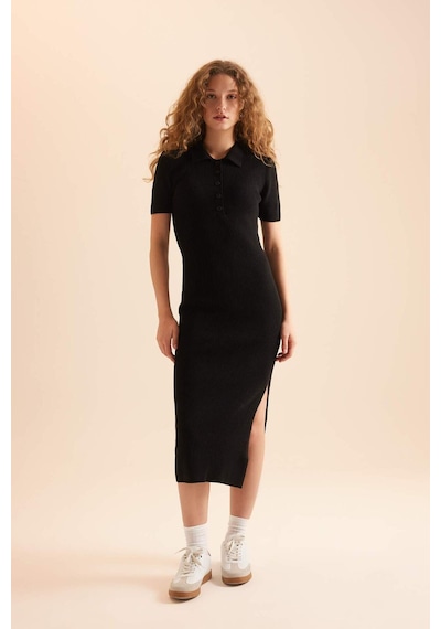 DeFacto Fitted Polo Yaka Kısa Kollu Yırtmaçlı Midi Triko Elbise - Siyah D4914AXNSBK27