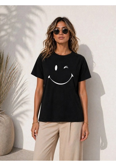 Wear Vexel Kadın Minimal Gülümseyen Yüz Baskılı Tişört Kısa Kol Yazlık T-shirt - Siyah Siyah