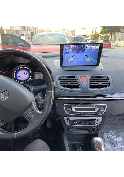 Snp Serisi Renault Megane 3 Ve Fluence Uyumlu 4-64gb Hafıza Multimedya Sistemi Ve Geri Görüş Kamerası 9"
