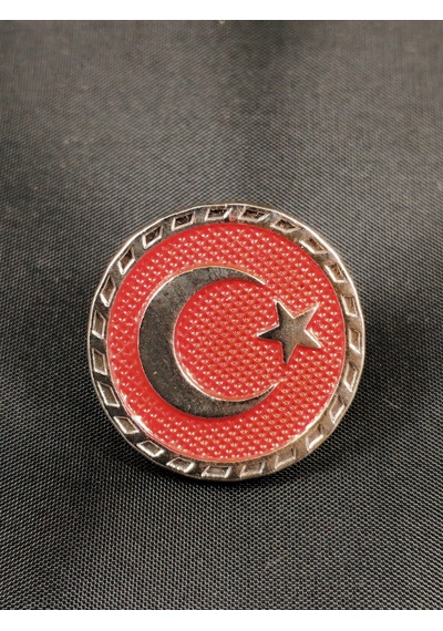 Kırmızı Zeminde Ay Yıldız Kabartmalı Yuvarlak Metal Rozet Çok Renkli