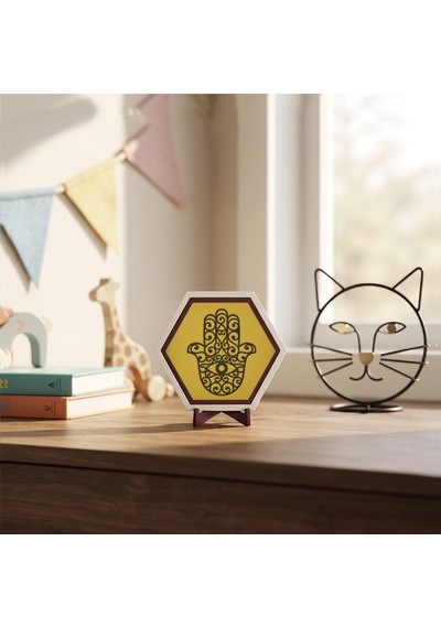 Hamsa İşlemeli Masaüstü Süsü, Kitaplık Ve Çalışma Masalarında Minimalist Tarzınızı Tamamlayan Özel Bir Parça 10x10 Cm, Sarı