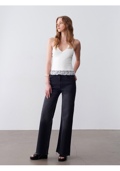 Dilvin 10868 Dantel Detaylı Halter Yaka Triko Bluz-beyaz