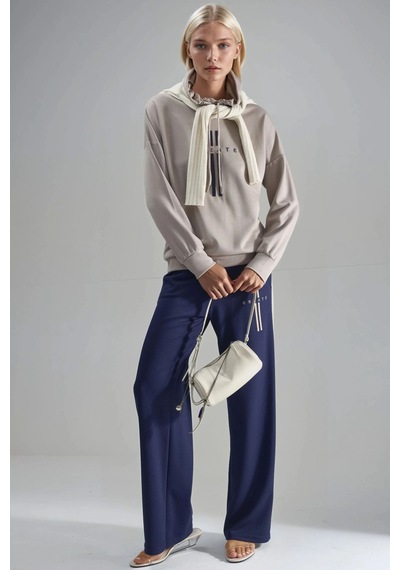 Hiccup Modal Dokulu Kapüşonlu Sweatshirt Ve Şerit Detaylı Pantolon Takımı Bersan Collection Taba Doğal Hiccup Modal Dokulu Kapüşonlu Sweatshirt Ve Şerit Detaylı Pantolon Takımı Bersan Collection Taba Doğal