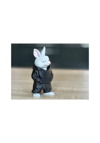 Kapüşonlu Tavşan Figürü 10cm