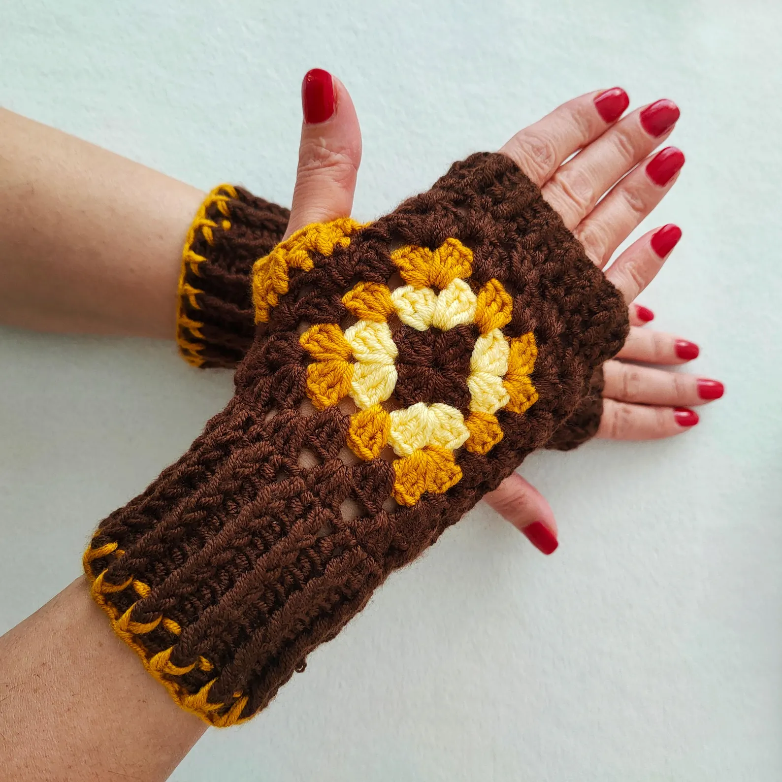 Newdaycraft El Örgüsü Kahverengi Hardal Sari Granny Square Yarim Eldiven