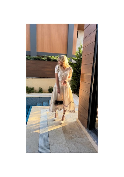 Asur Boutique Kadın Ekru Çiçek Nakışlı Bağcıklı Yaka Midi Boy Yazlık Keten Takım Bej
