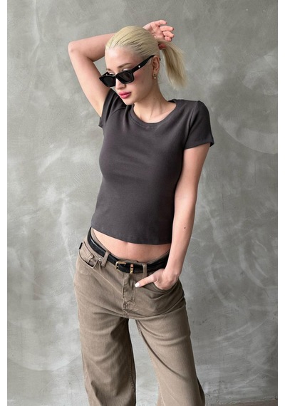 Füme Geniş Yaka Fittili Basic Kadın T-shirt Mg2293 Füme