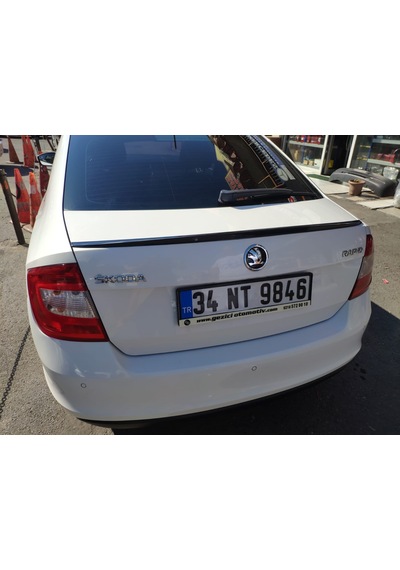 Spoiler Skoda Rapit Kasa Uyumlu Anatomik Parlak Siyah