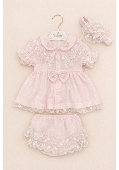 Kardeşler Bebe Dantel Detaylı Fiyonklu Kız Bebek Takım 3 Parça Yazlık Pamuklu Elbise Şort & Bandana Pembe Kardeşler Bebe Dantel Detaylı Fiyonklu Kız Bebek Takım 3 Parça Yazlık Pamuklu Elbise Şort & Bandana Pembe
