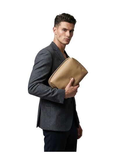 Camel Core Grooming Case