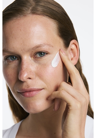 Cilt Tonu Eşitleyici Saf Kolajen Yüksek Korumalı 00 Clear Spf50+ Yüz Güneş Kremi 50 Ml