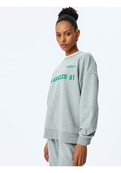Koton Bisiklet Yaka Pamuk Karışımlı İşlemeli Dikiş Detaylı Oversize Sweatshirt Gri 5sak10169ek Gri Koton Bisiklet Yaka Pamuk Karışımlı İşlemeli Dikiş Detaylı Oversize Sweatshirt Gri 5sak10169ek Gri